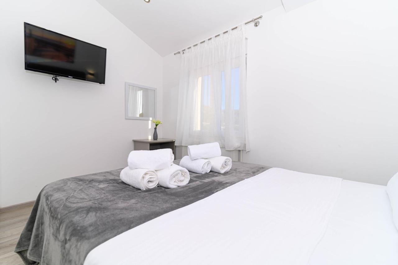 Apartament Loni Trogir Zewnętrze zdjęcie
